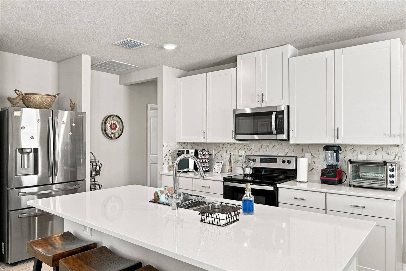 3708 RADIANT MOUNTAIN DRIVE, Plant City, FL 33565 3708 RADIANT MOUNTAIN DRIVE, Plant City, FL 33565