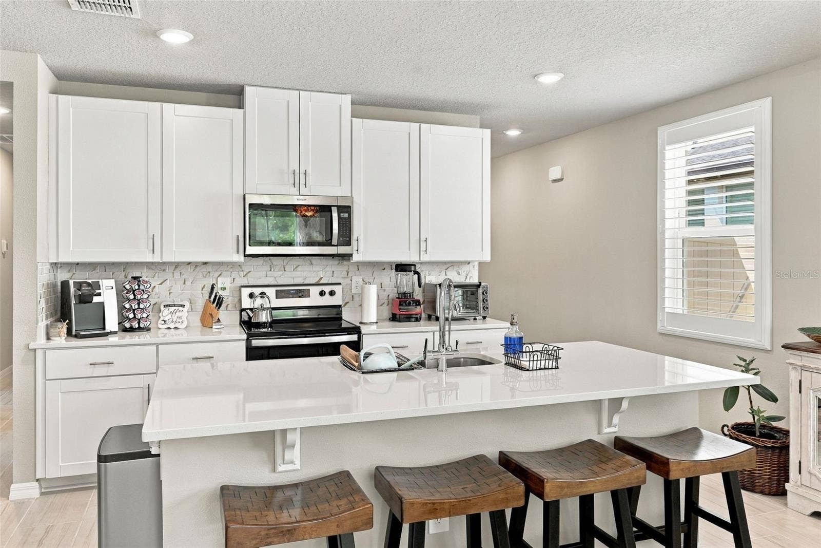 3708 RADIANT MOUNTAIN DRIVE, Plant City, FL 33565 3708 RADIANT MOUNTAIN DRIVE, Plant City, FL 33565