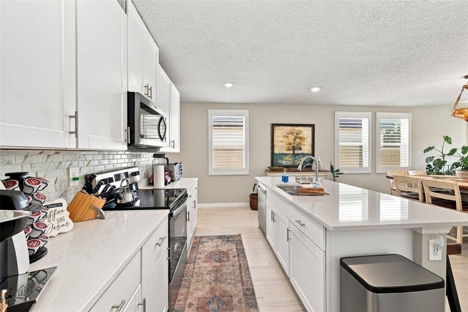 3708 RADIANT MOUNTAIN DRIVE, Plant City, FL 33565 3708 RADIANT MOUNTAIN DRIVE, Plant City, FL 33565