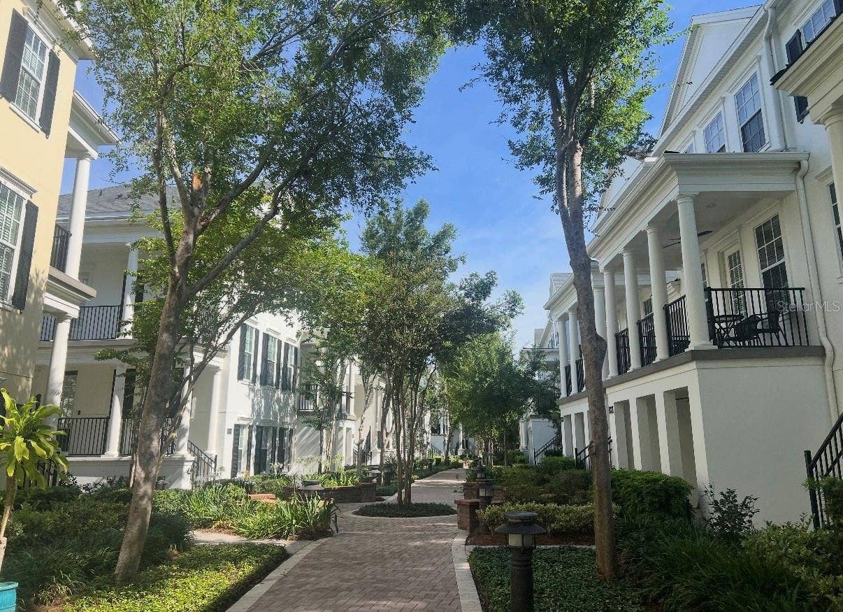 2084 BRINK ALLEY, Orlando, FL 32814 beautiful treelined mews and walking path