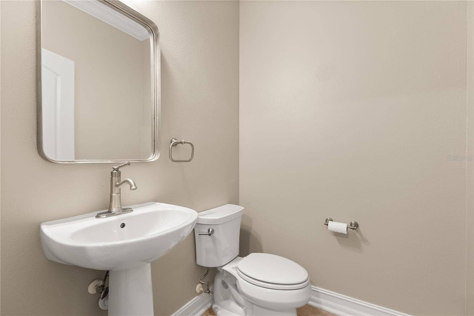 2084 BRINK ALLEY, Orlando, FL 32814 2084 BRINK ALLEY, Orlando, FL 32814