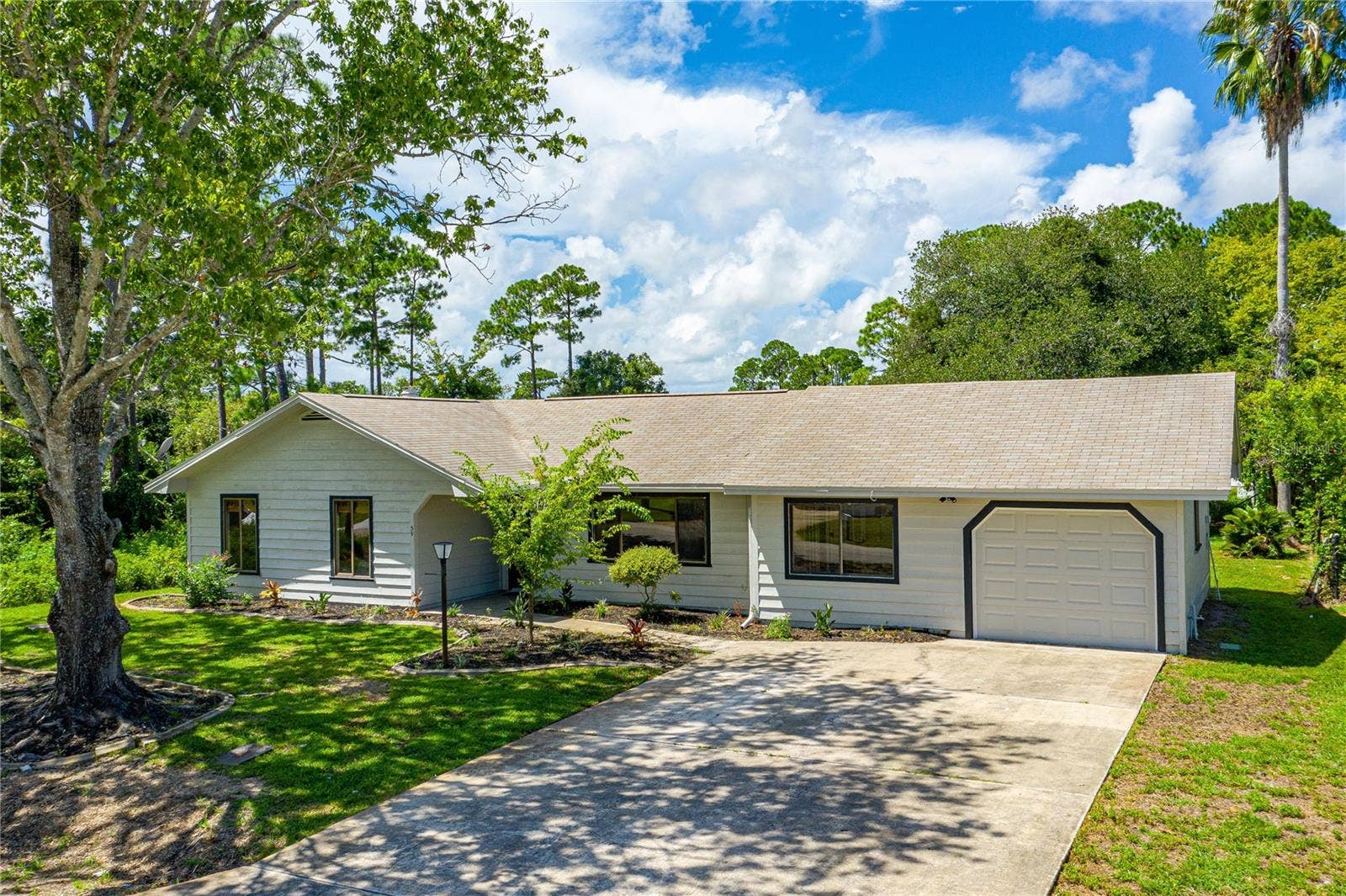 39 FLEETWOOD DRIVE, Palm Coast, FL 32137 39 FLEETWOOD DRIVE, Palm Coast, FL 32137