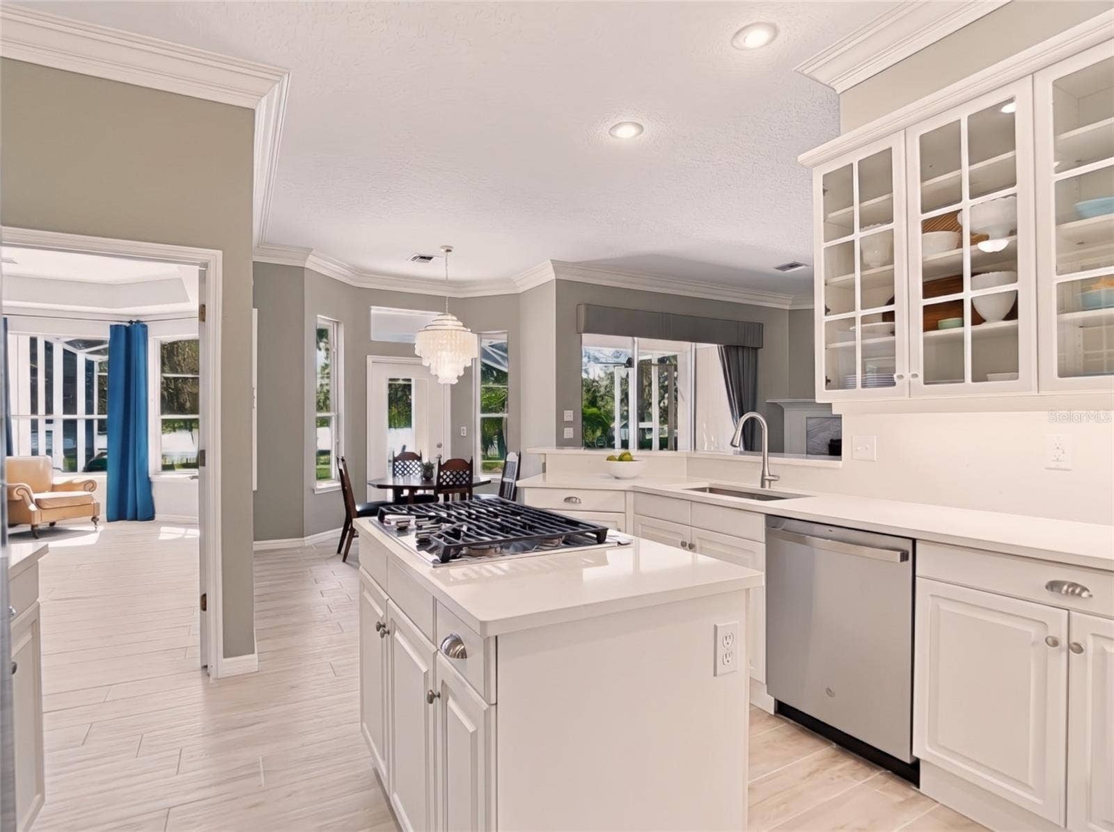 1128 OAKPOINT CIRCLE, Apopka, FL 32712 Refreshed gourmet kitchen opens to Living Room