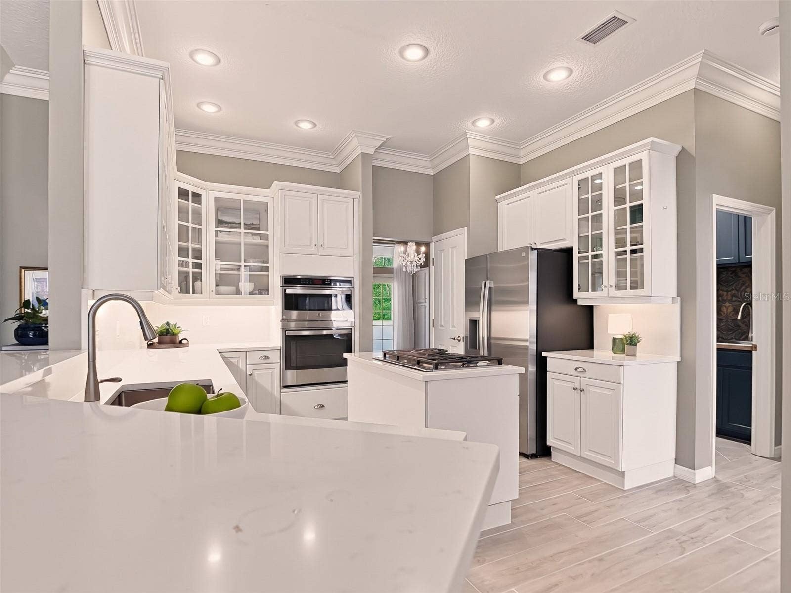 1128 OAKPOINT CIRCLE, Apopka, FL 32712 Newly refreshed gourmet kitchen w/premium appliances