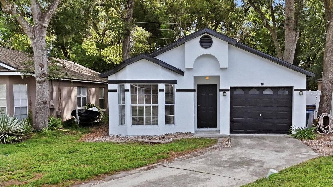 148 OAK GROVE RD, Winter Park, FL 32789 Freshly new Exterior Paint