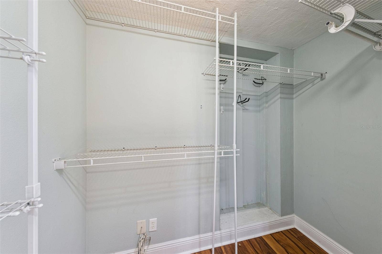 3115 HARGILL DRIVE, Orlando, FL 32806 Oversized primary bedroom walk in closet
