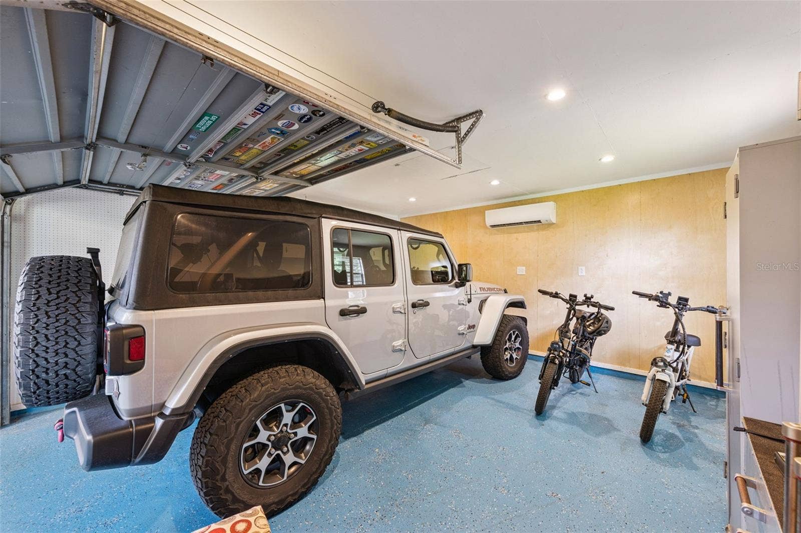 3115 HARGILL DRIVE, Orlando, FL 32806 Tandem 4 Car garage ready for your toys ! Garage has a full mini-split that could turn this into a future ADU.