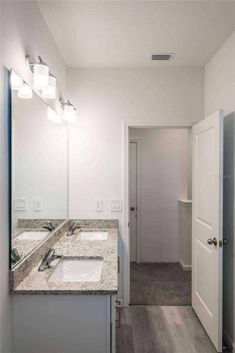 110 E 18TH STREET, Apopka, FL 32703 110 E 18TH STREET, Apopka, FL 32703