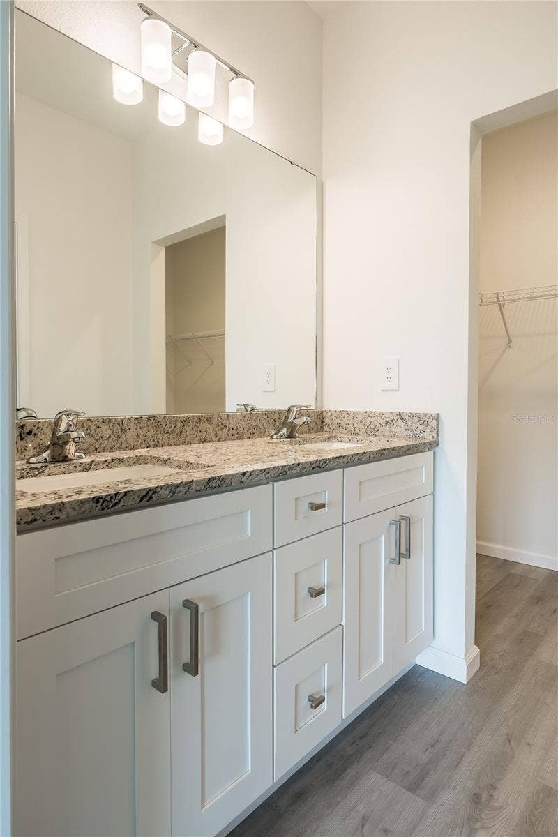 106 E 18TH STREET, Apopka, FL 32703 106 E 18TH STREET, Apopka, FL 32703