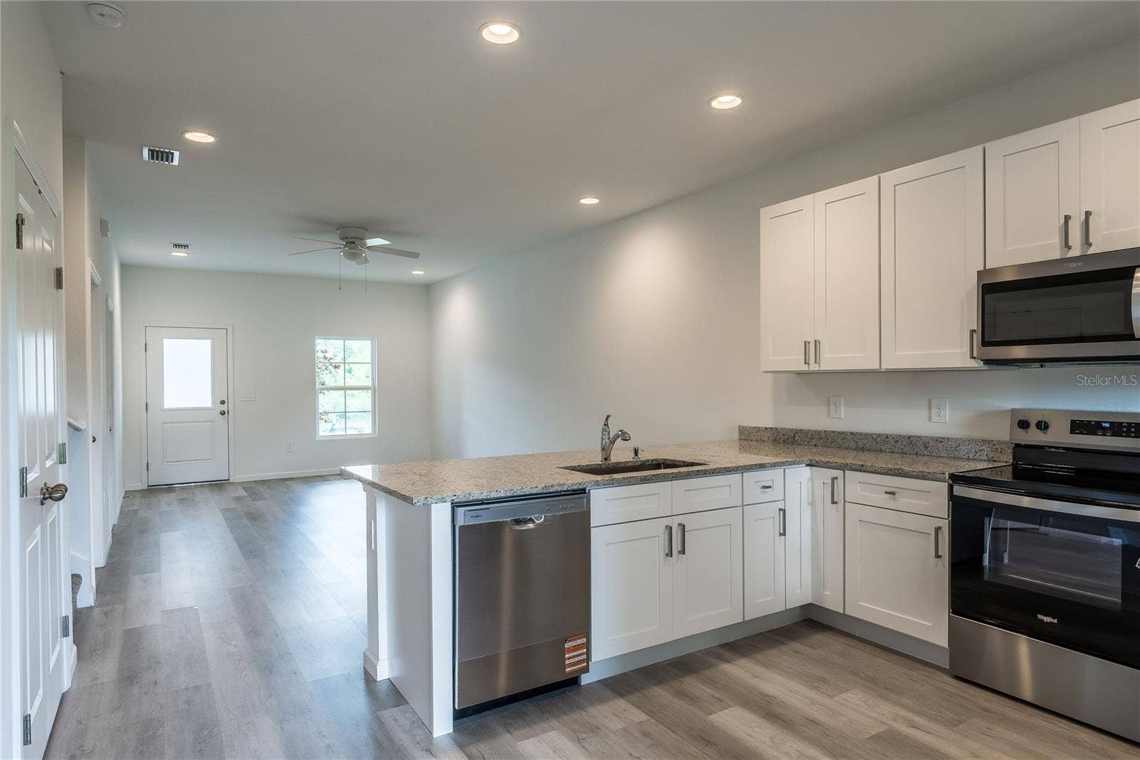 106 E 18TH STREET, Apopka, FL 32703 106 E 18TH STREET, Apopka, FL 32703