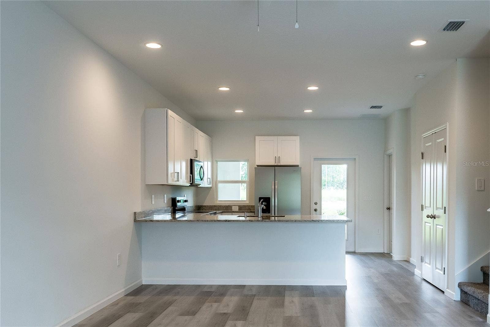 106 E 18TH STREET, Apopka, FL 32703 106 E 18TH STREET, Apopka, FL 32703