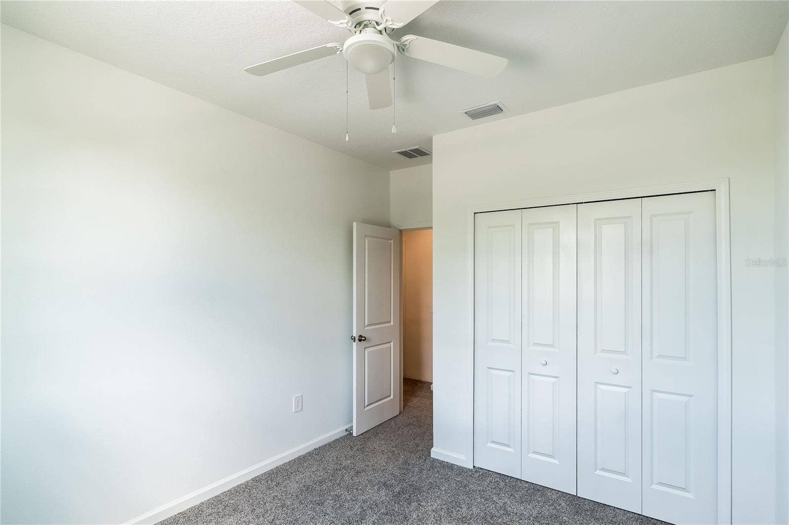 106 E 18TH STREET, Apopka, FL 32703 106 E 18TH STREET, Apopka, FL 32703
