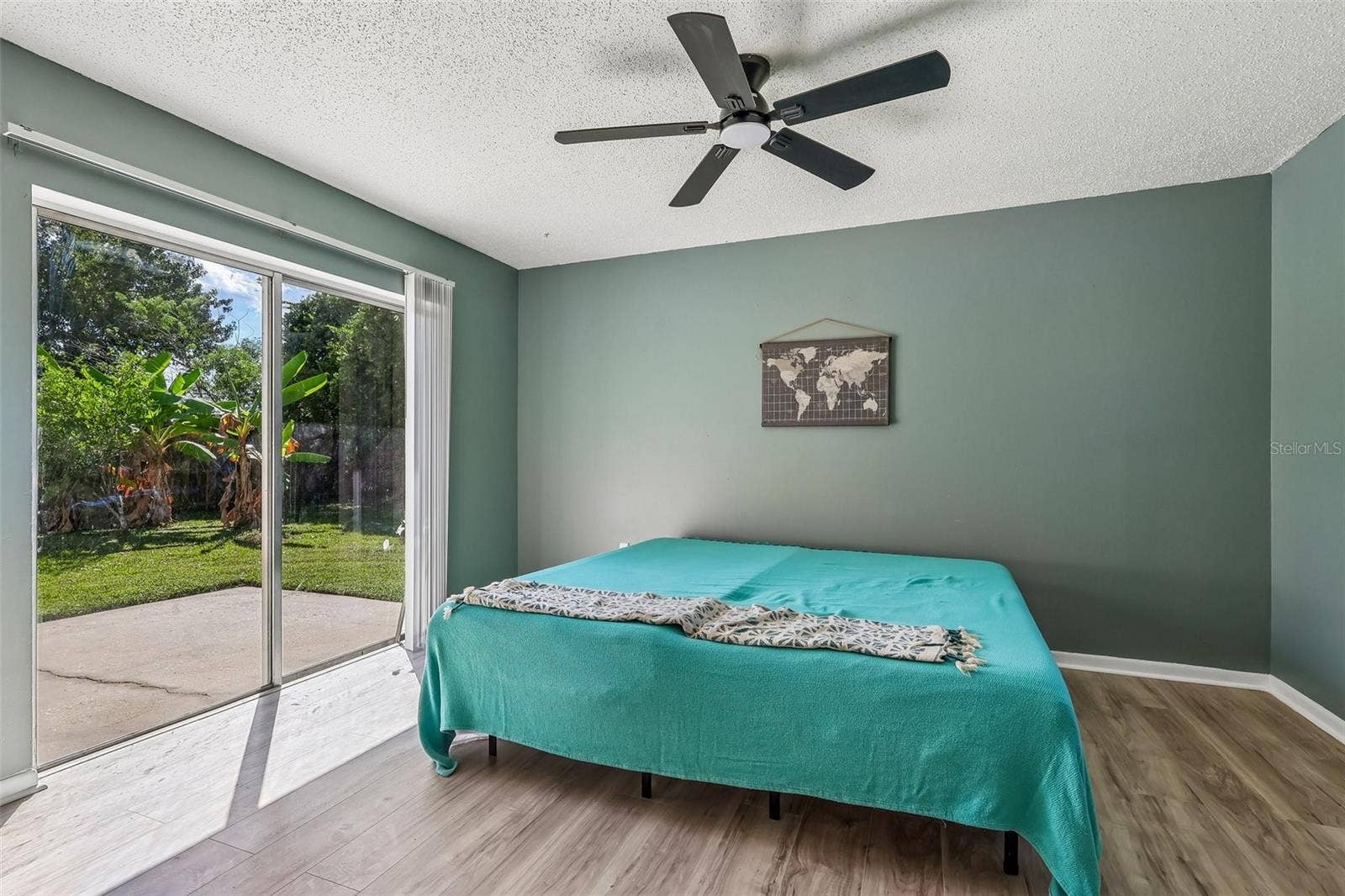 1332 BOREAS DRIVE, Orlando, FL 32822 You also have a BONUS ROOM! This could be a perfect family room, game room, office, or 4th bedroom