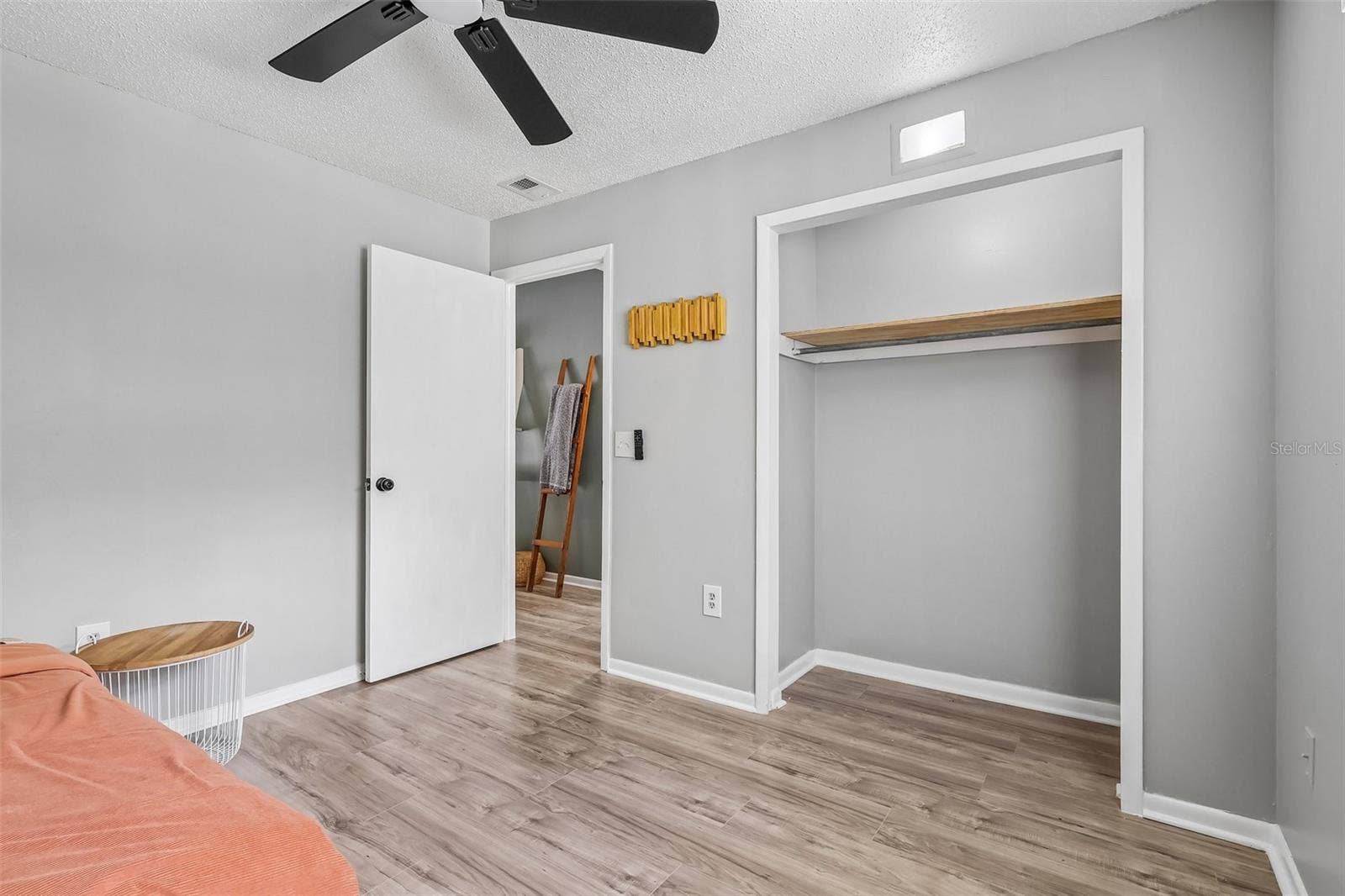 1332 BOREAS DRIVE, Orlando, FL 32822 Bedroom 3 a nice sized closet and a ceiling fan. Great for kids, guests, or even an office.