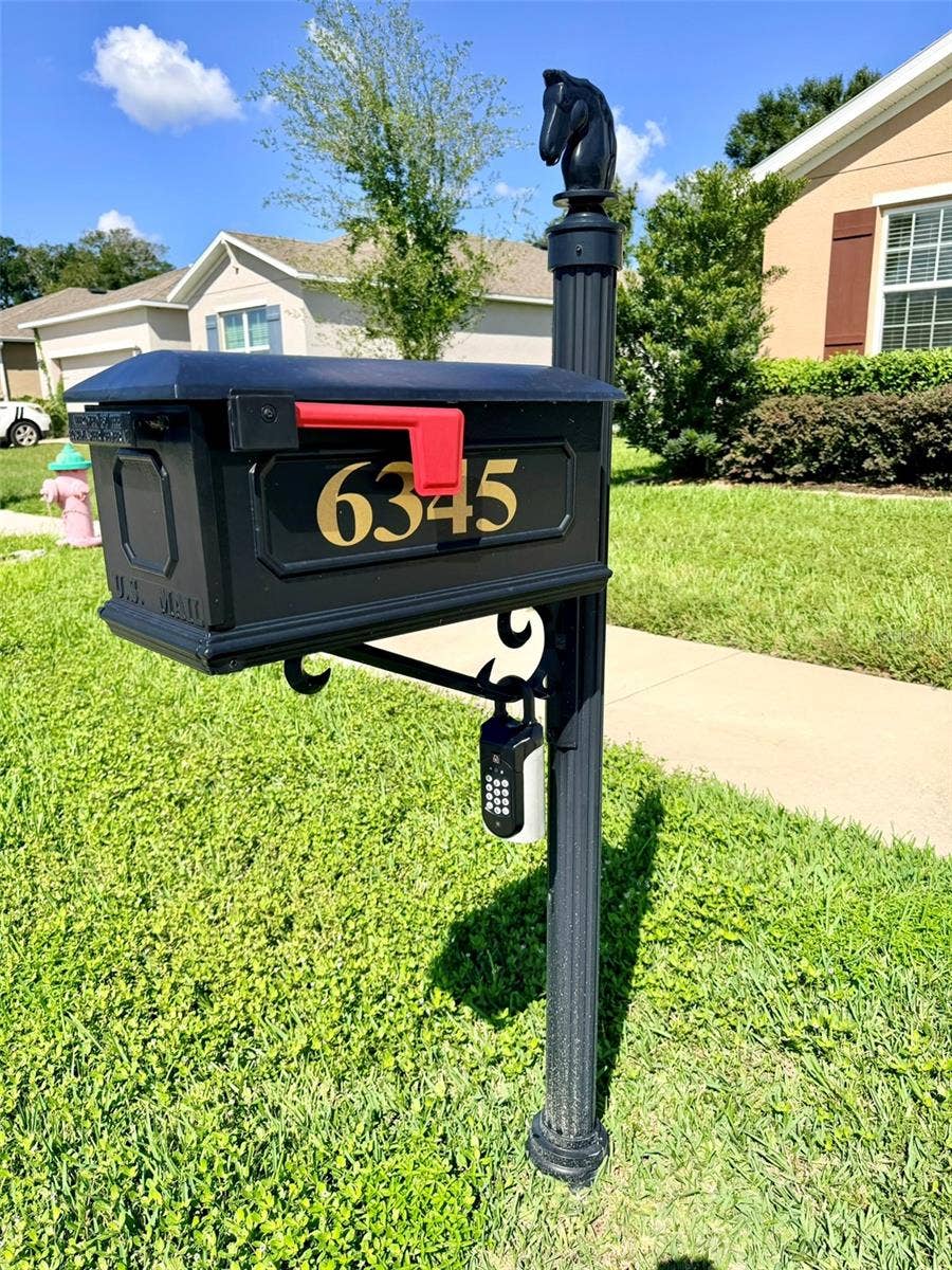 6345 SW 88TH LOOP, Ocala, FL 34476 Lockbox on mailbox rail