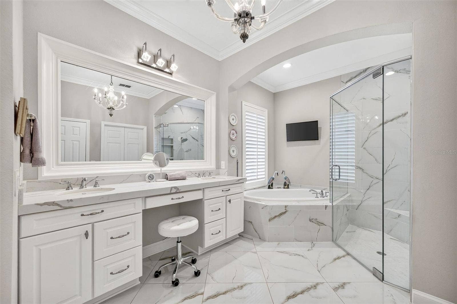 3639 ETHAN LANE, Orlando, FL 32814 Dual Sinks and Marble Countertops