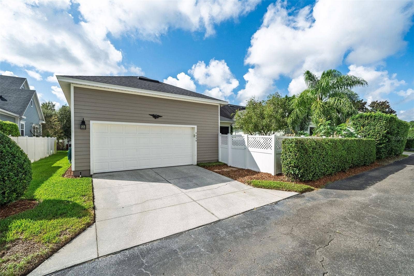 3639 ETHAN LANE, Orlando, FL 32814 Room to park cars