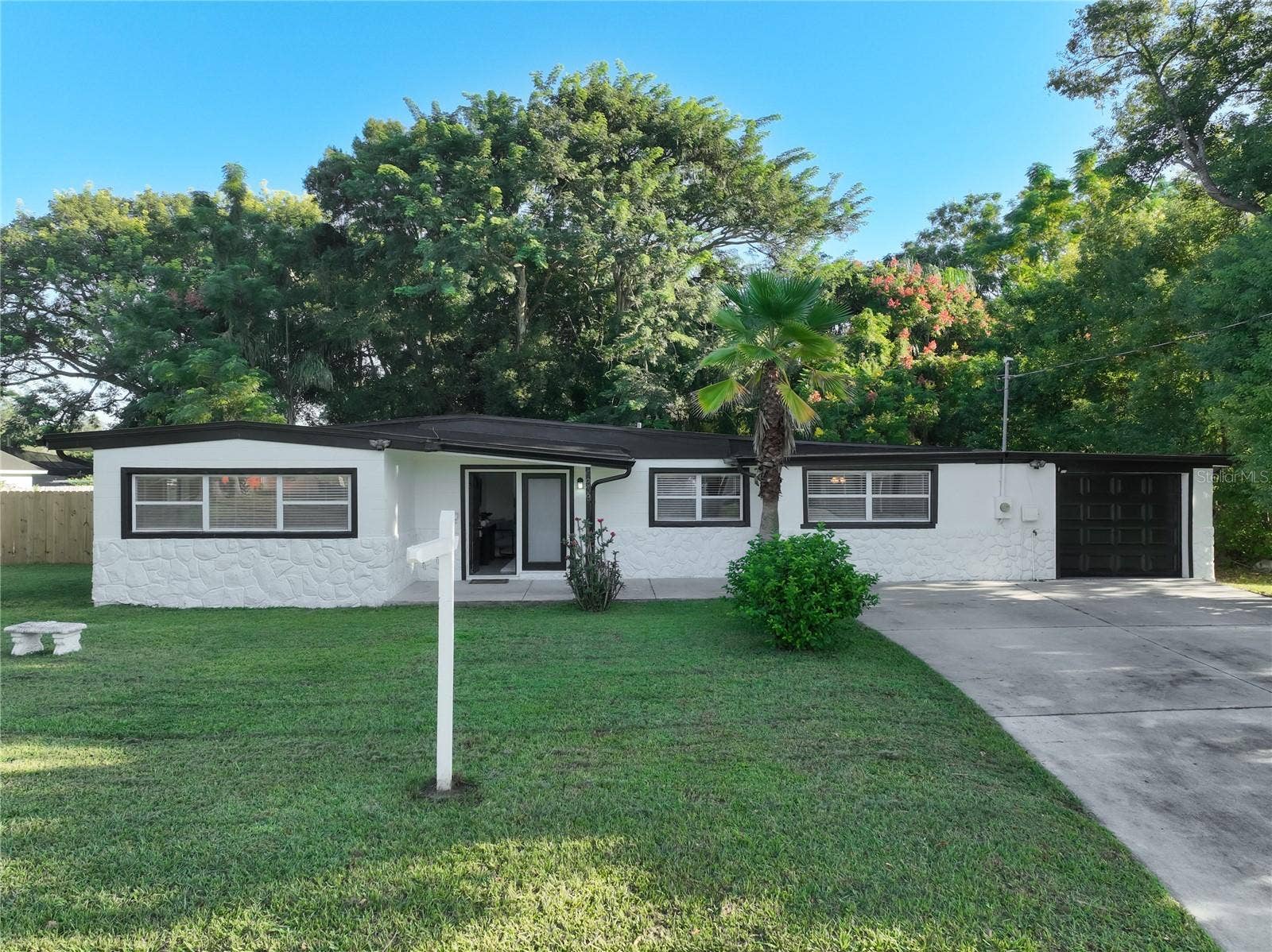 5939 DOGWOOD DRIVE, Orlando, FL 32807 Welcome Home!