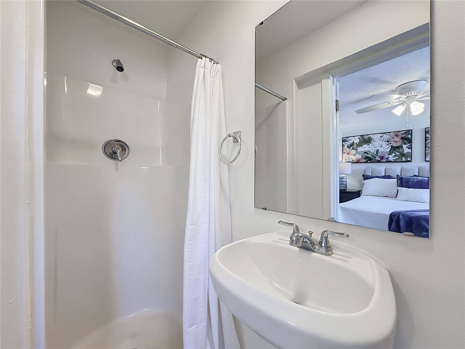 5939 DOGWOOD DRIVE, Orlando, FL 32807 Primary Ensuite Bathroom