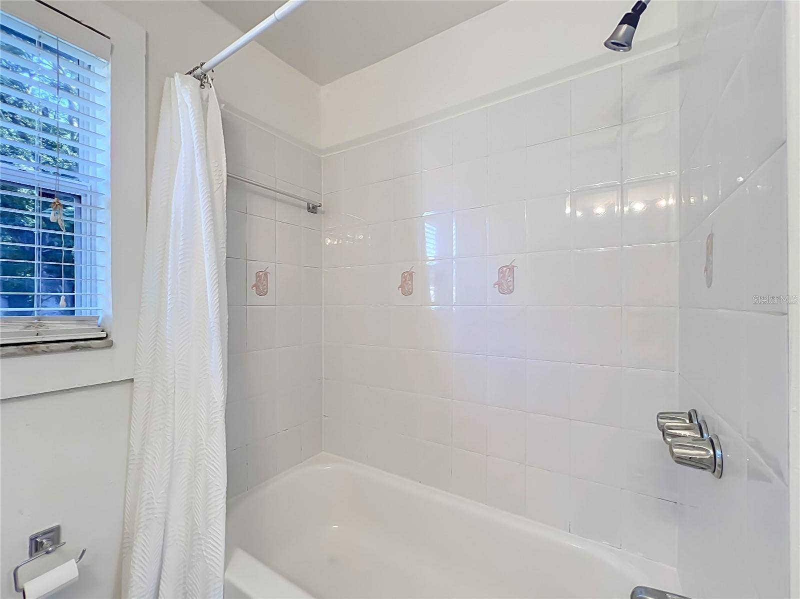 5939 DOGWOOD DRIVE, Orlando, FL 32807 Bathroom 2