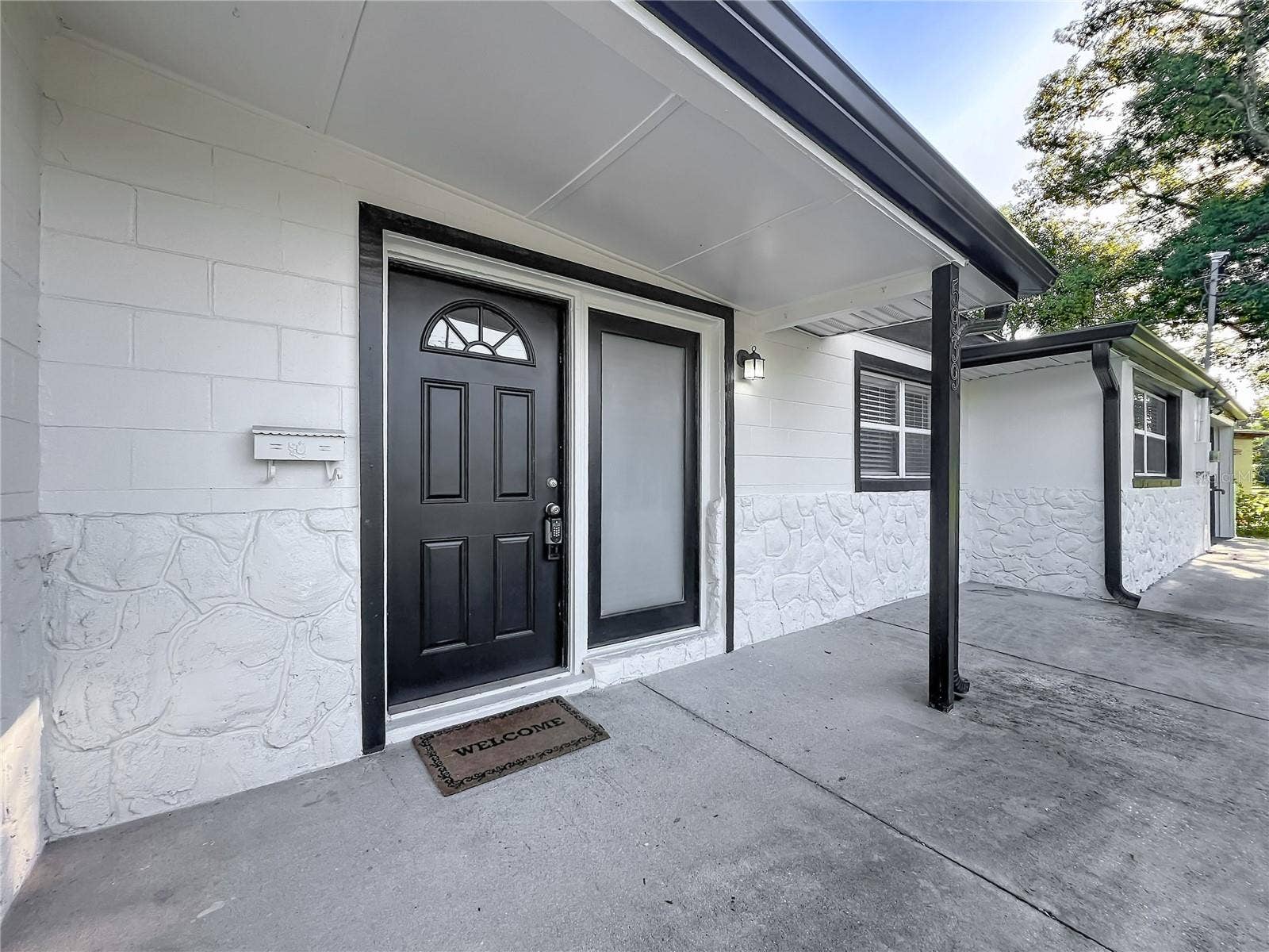 5939 DOGWOOD DRIVE, Orlando, FL 32807 Come Inside