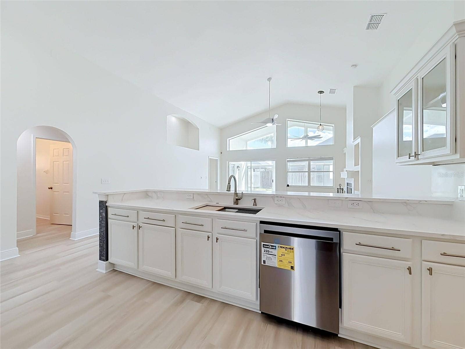 609 SEASCAPE AVENUE, Orlando, FL 32828 609 SEASCAPE AVENUE, Orlando, FL 32828