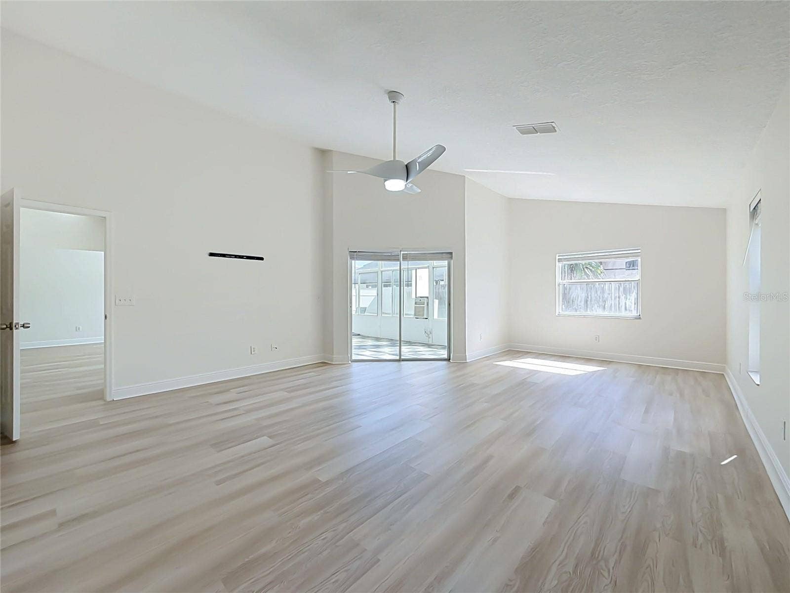 609 SEASCAPE AVENUE, Orlando, FL 32828 609 SEASCAPE AVENUE, Orlando, FL 32828