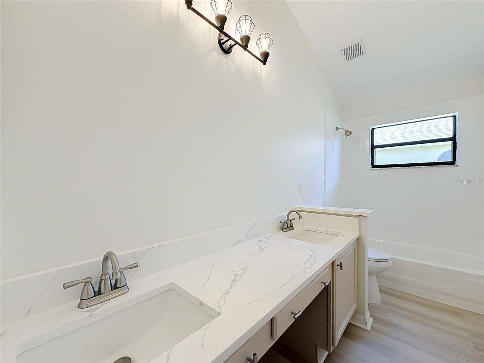 609 SEASCAPE AVENUE, Orlando, FL 32828 609 SEASCAPE AVENUE, Orlando, FL 32828
