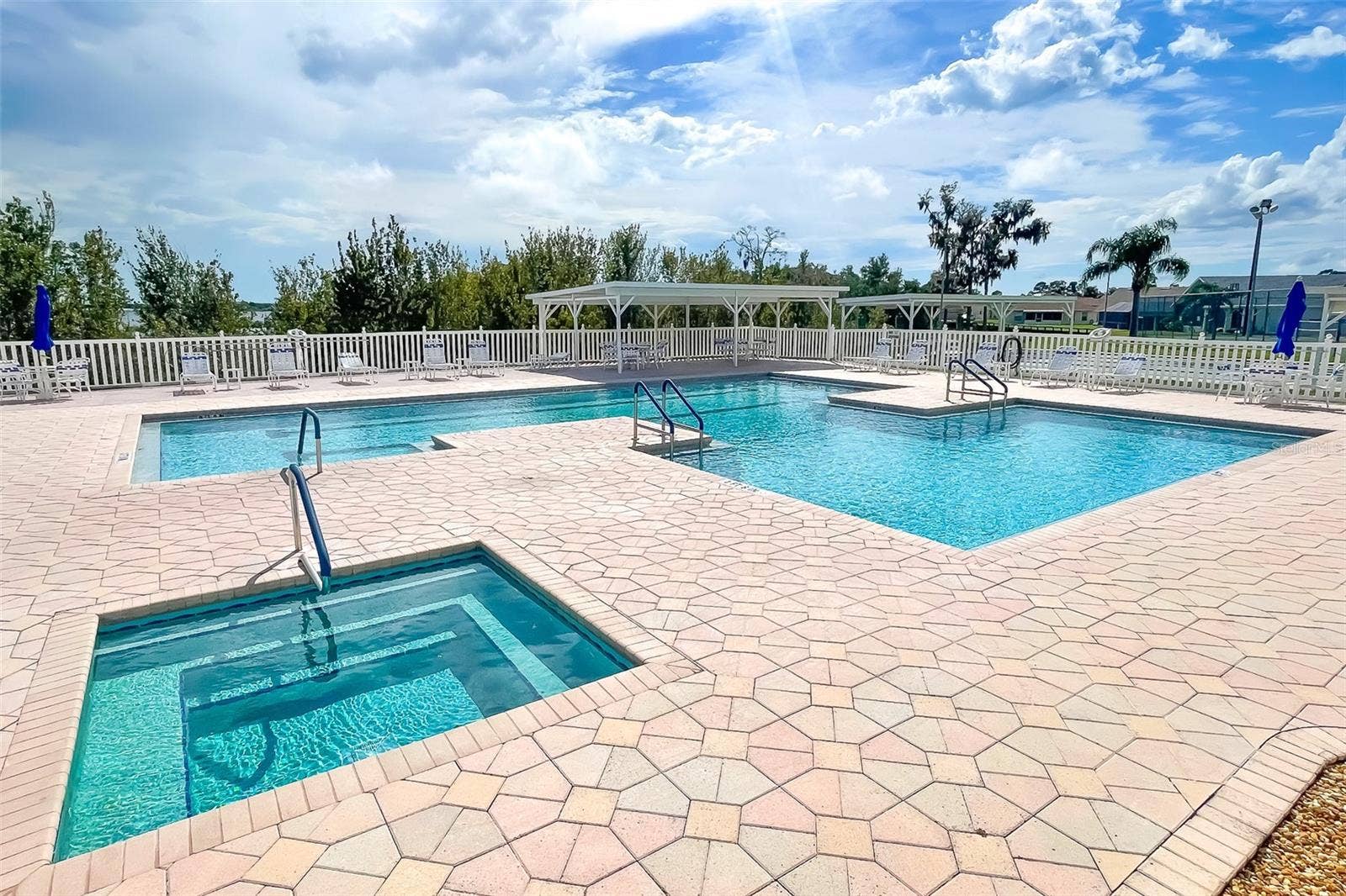 686 PARADISE POINT, Haines City, FL 33844