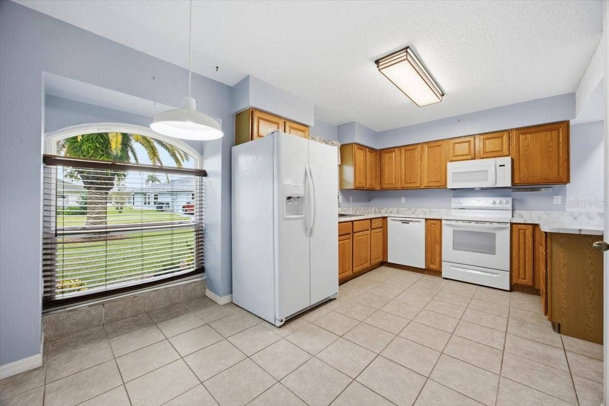 686 PARADISE POINT, Haines City, FL 33844