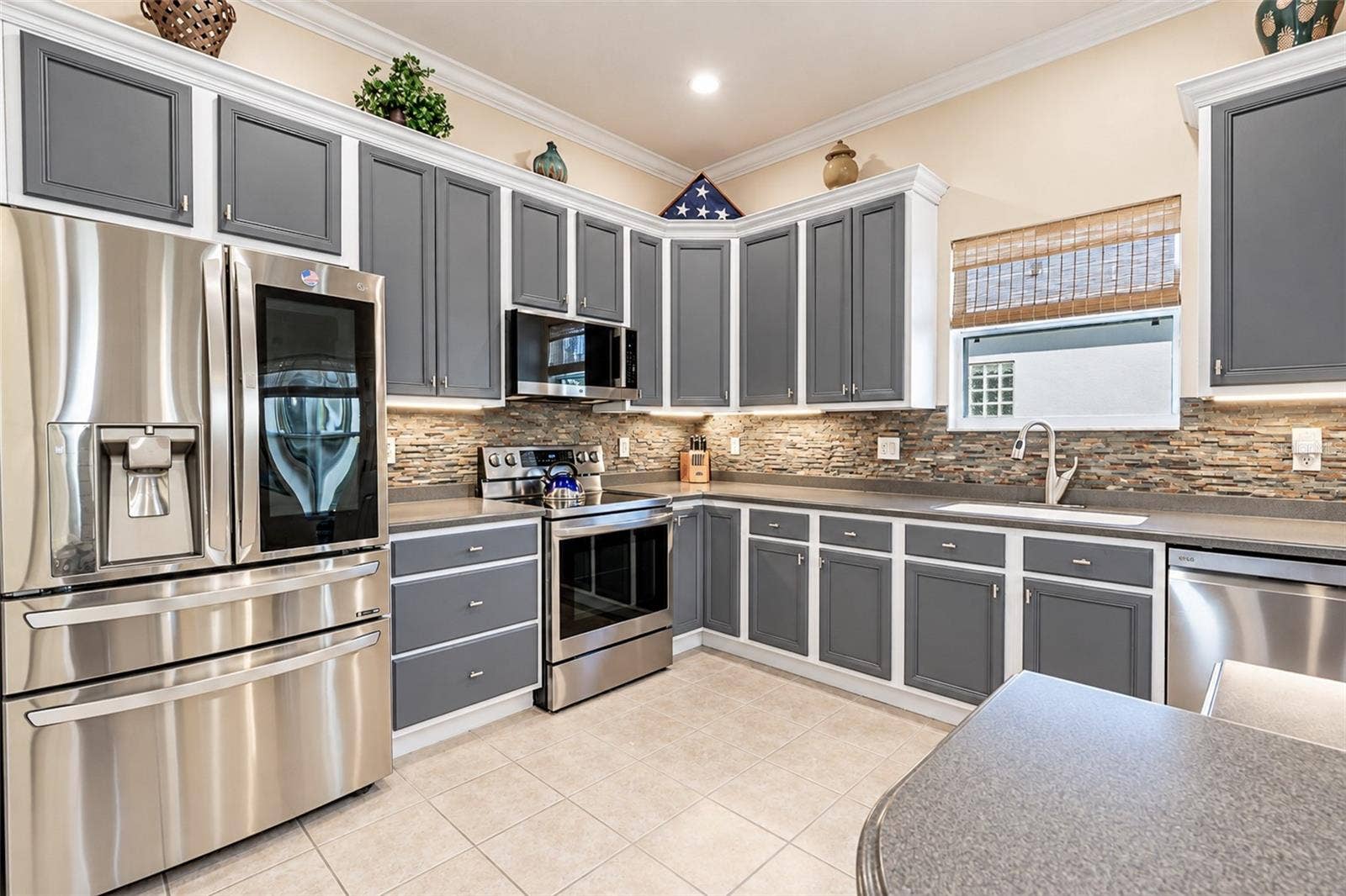 25520 MAUREPAS LANE, Leesburg, FL 34748 25520 MAUREPAS LANE, Leesburg, FL 34748
