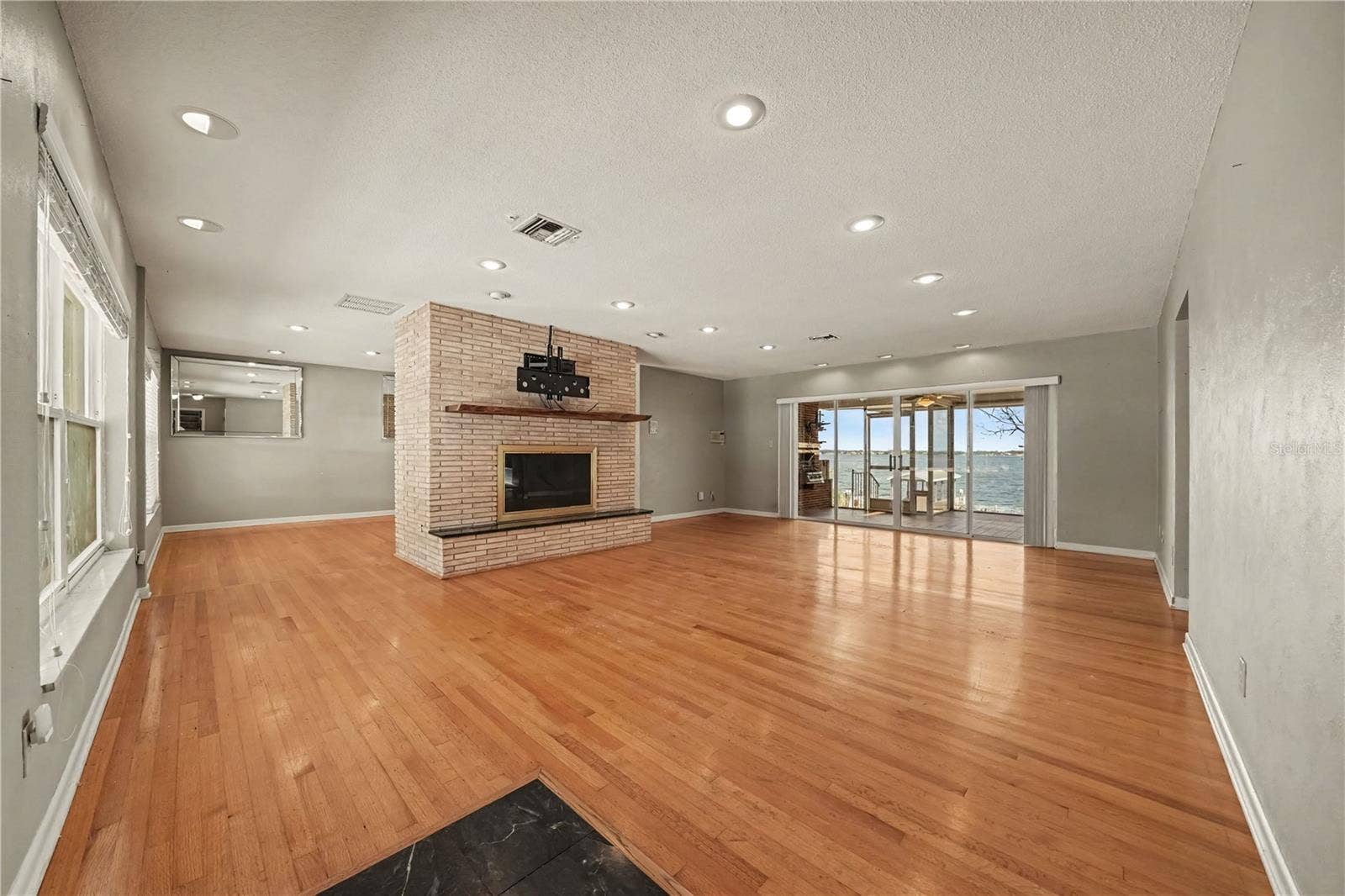 6401 GIBSON DRIVE, Belle Isle, FL 32809 6401 GIBSON DRIVE, Belle Isle, FL 32809