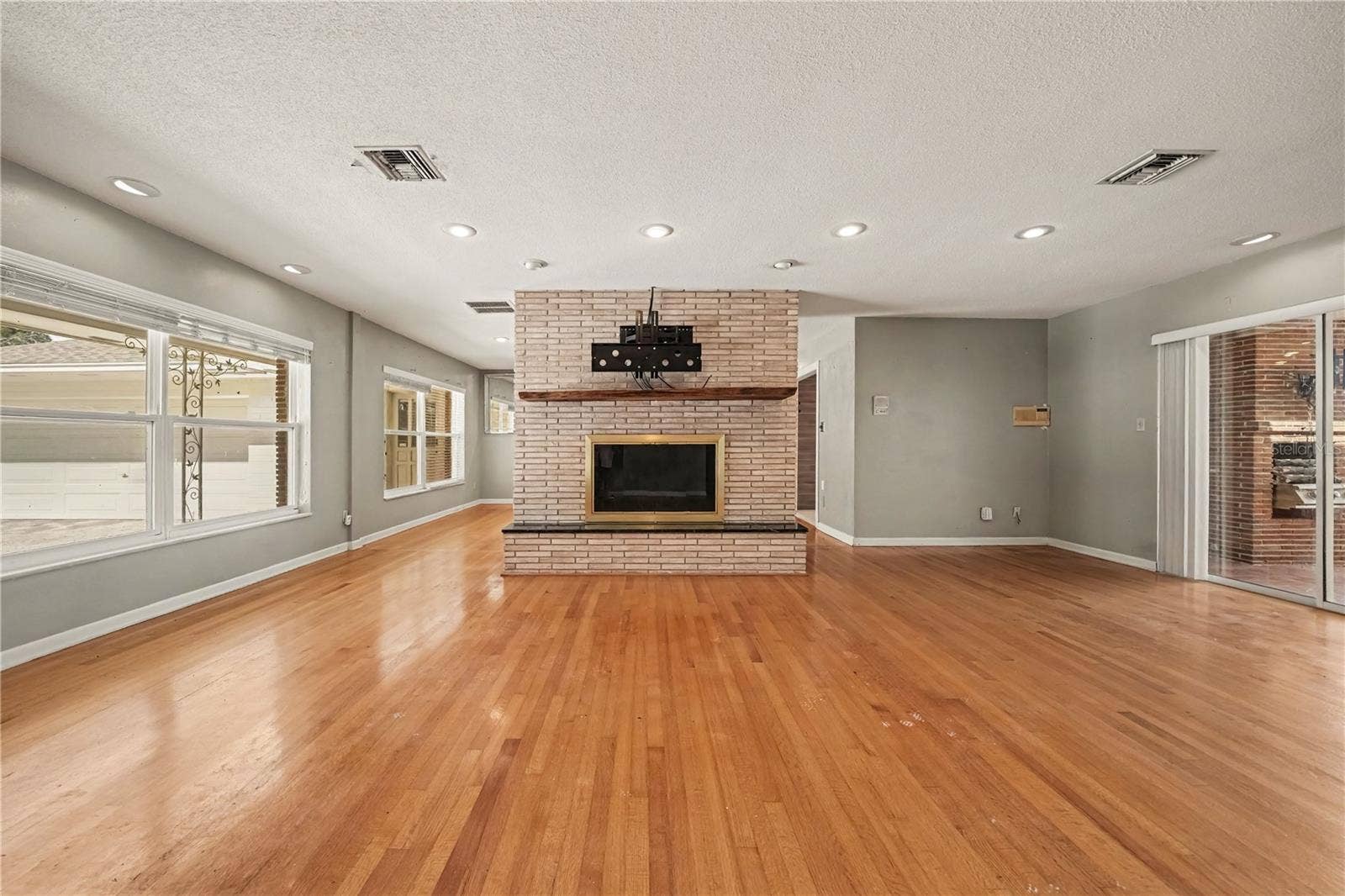 6401 GIBSON DRIVE, Belle Isle, FL 32809 6401 GIBSON DRIVE, Belle Isle, FL 32809