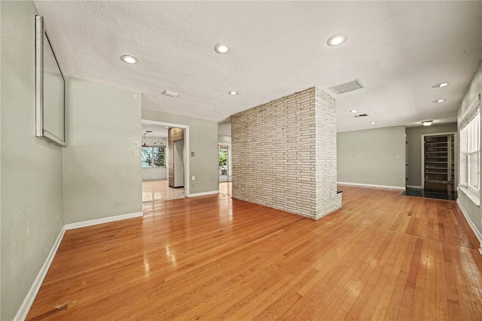 6401 GIBSON DRIVE, Belle Isle, FL 32809 6401 GIBSON DRIVE, Belle Isle, FL 32809