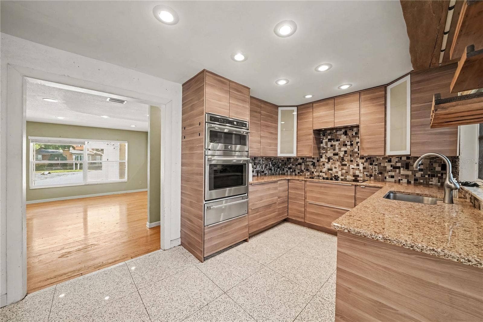 6401 GIBSON DRIVE, Belle Isle, FL 32809 6401 GIBSON DRIVE, Belle Isle, FL 32809