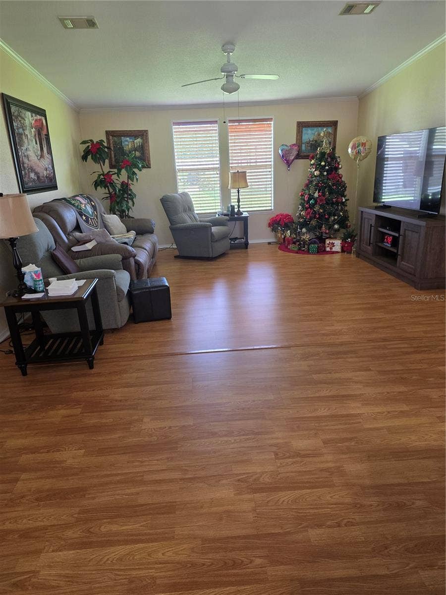 Living/Dining Area
