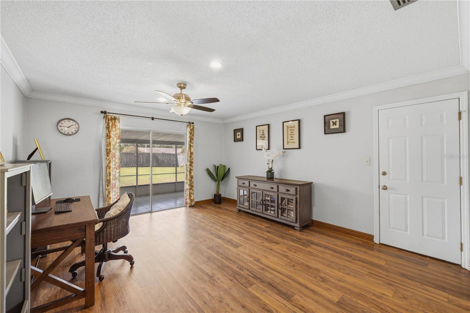 3020 GREENMOUNT ROAD, Orlando, FL 32806 Living Room