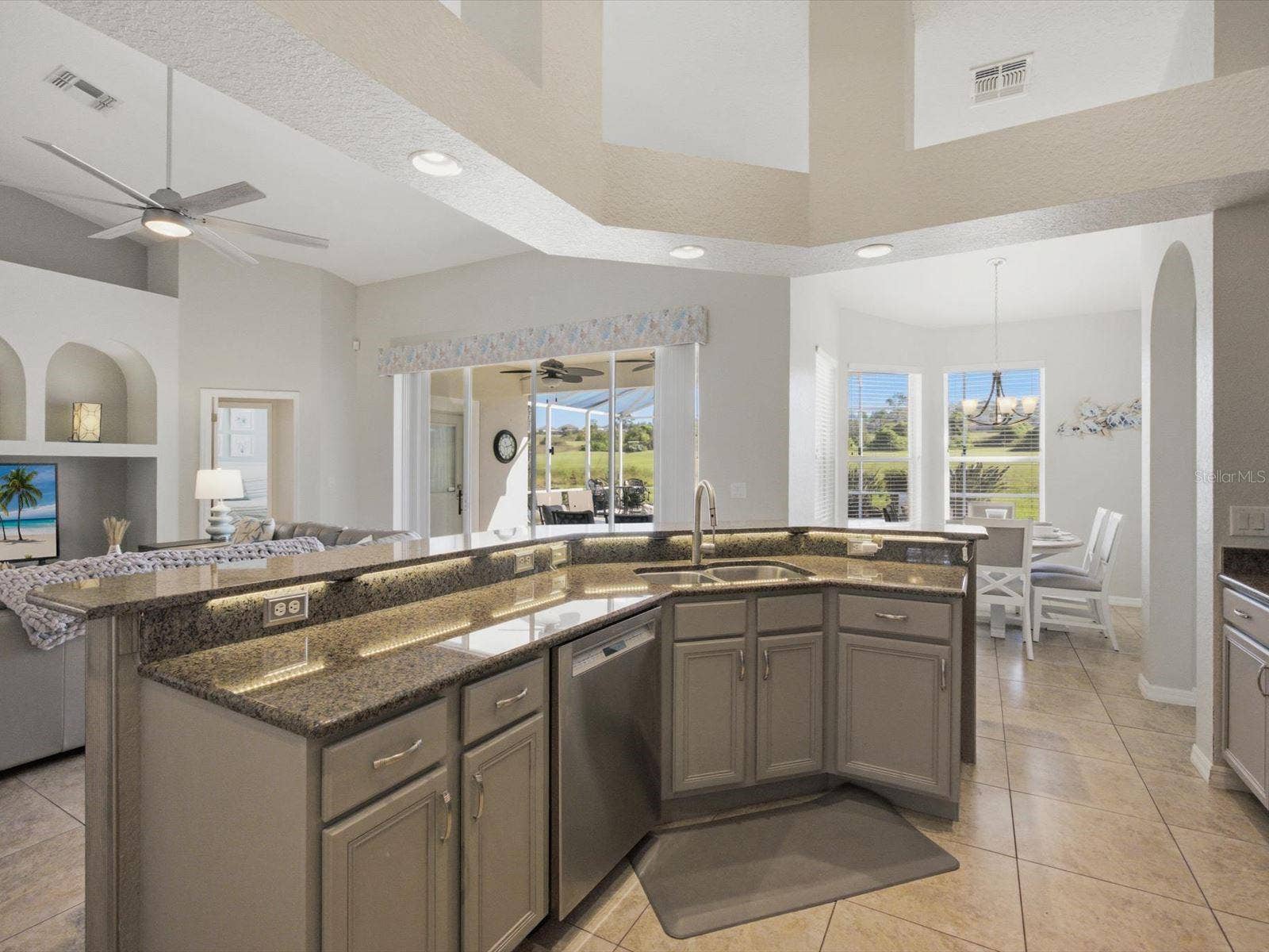 320 KINGS WAY, Davenport, FL 33897