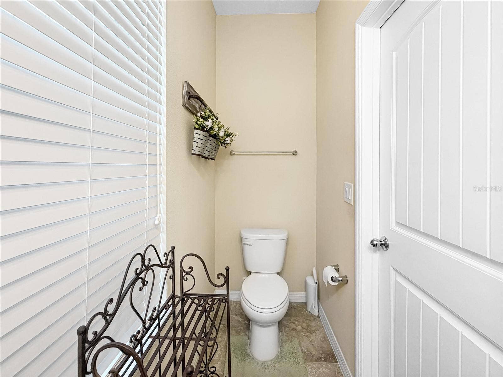 9662 WATERWAY PASSAGE DRIVE, Winter Garden, FL 34787 Powder room located downstairs