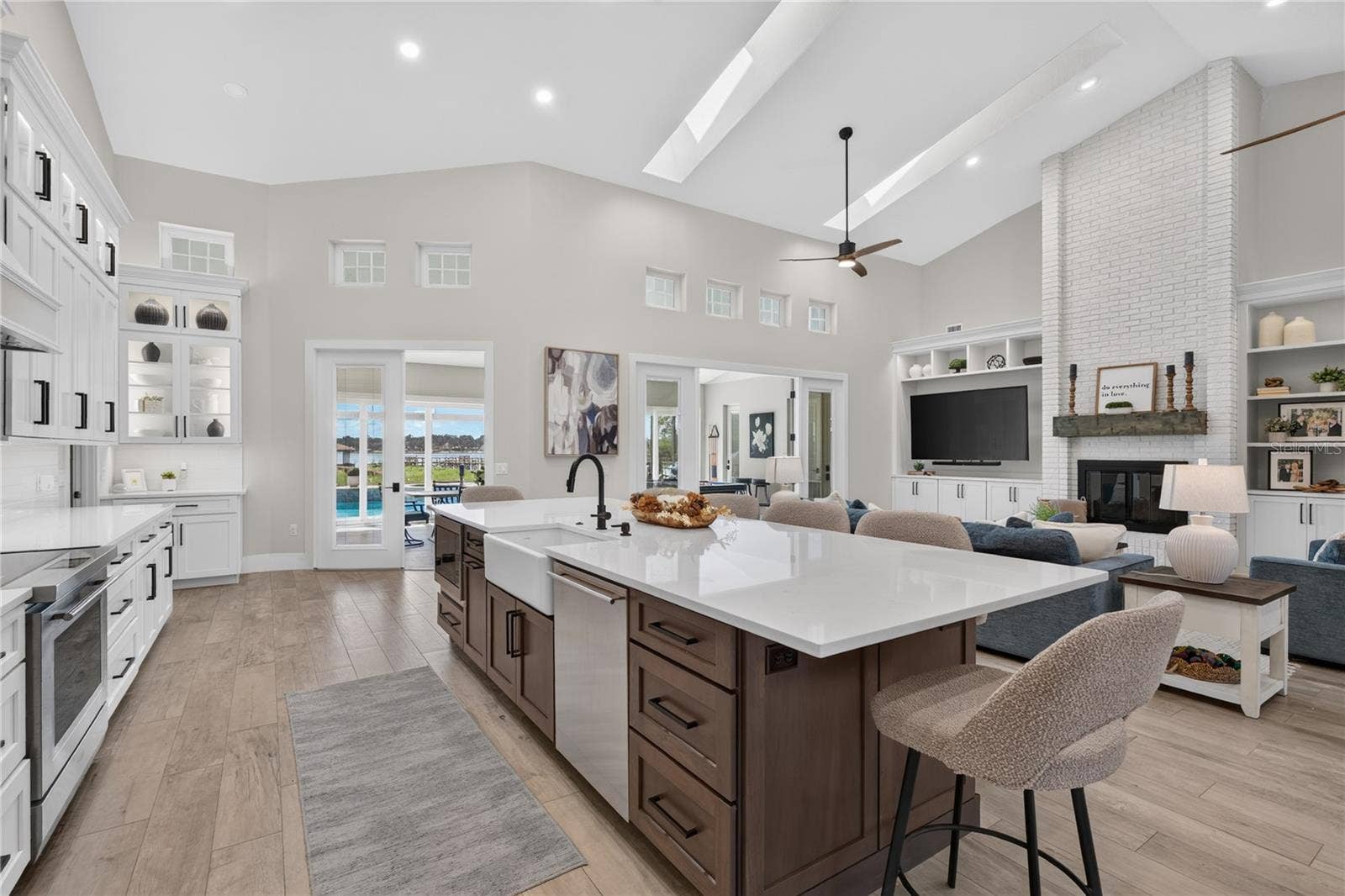 34449 PARKVIEW AVENUE, Eustis, FL 32736