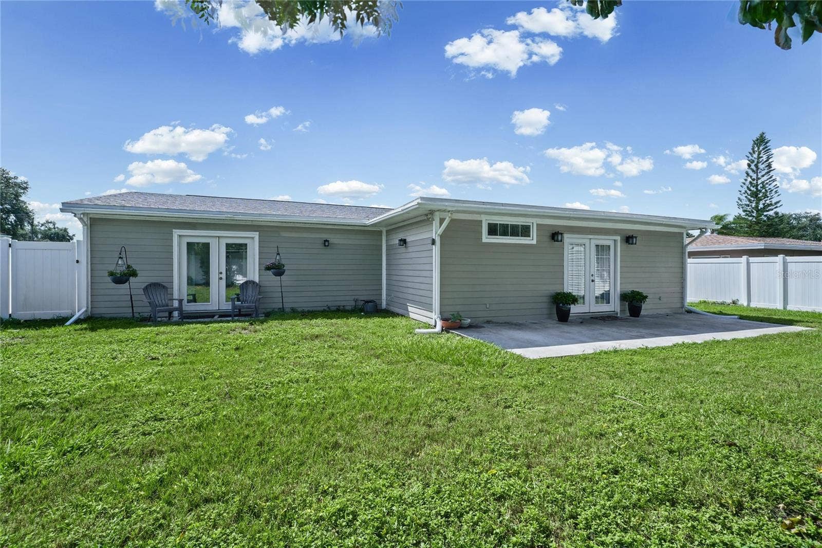 13833 DOMINICA DRIVE, Seminole, FL 33776 13833 DOMINICA DRIVE, Seminole, FL 33776