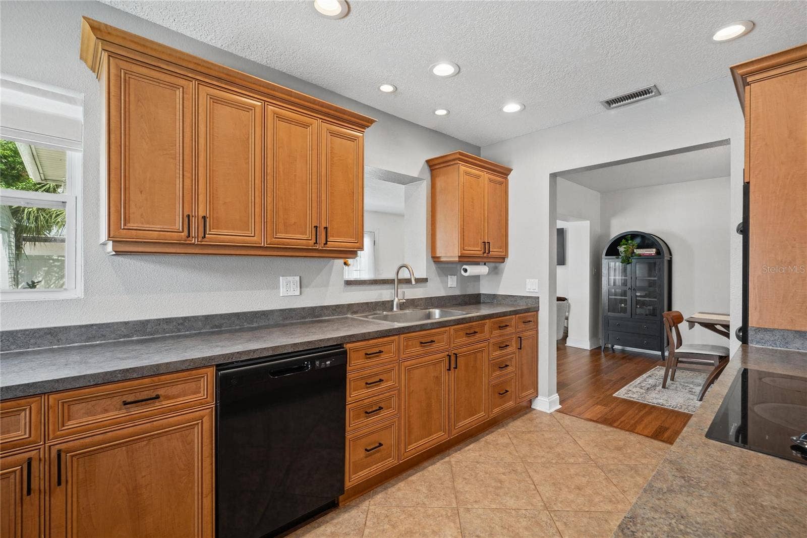 13833 DOMINICA DRIVE, Seminole, FL 33776 13833 DOMINICA DRIVE, Seminole, FL 33776