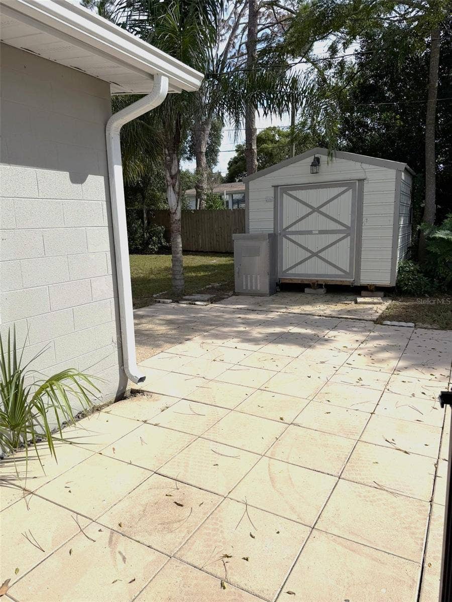 681 N WELLINGTON DRIVE, Deltona, FL 32725 681 N WELLINGTON DRIVE, Deltona, FL 32725