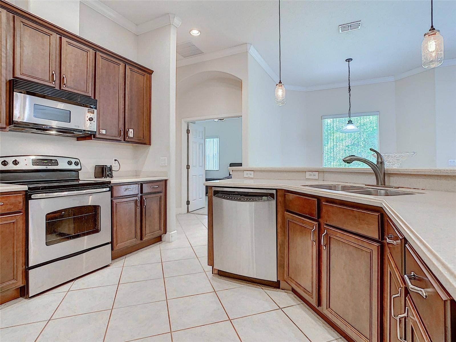 4360 BENDING BRANCH LN, Oviedo, FL 32766 4360 BENDING BRANCH LN, Oviedo, FL 32766