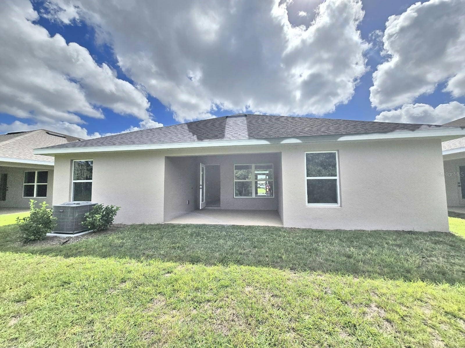Rear exterior and covered lanai