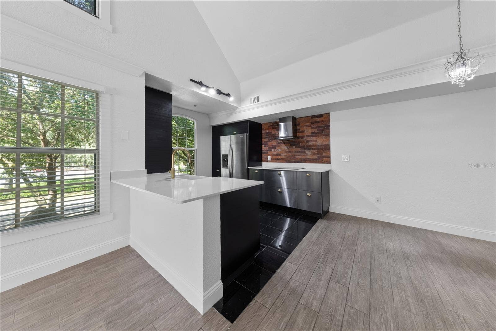 6352 RALEIGH STREET, #1412, Orlando, FL 32835 6352 RALEIGH STREET, #1412, Orlando, FL 32835