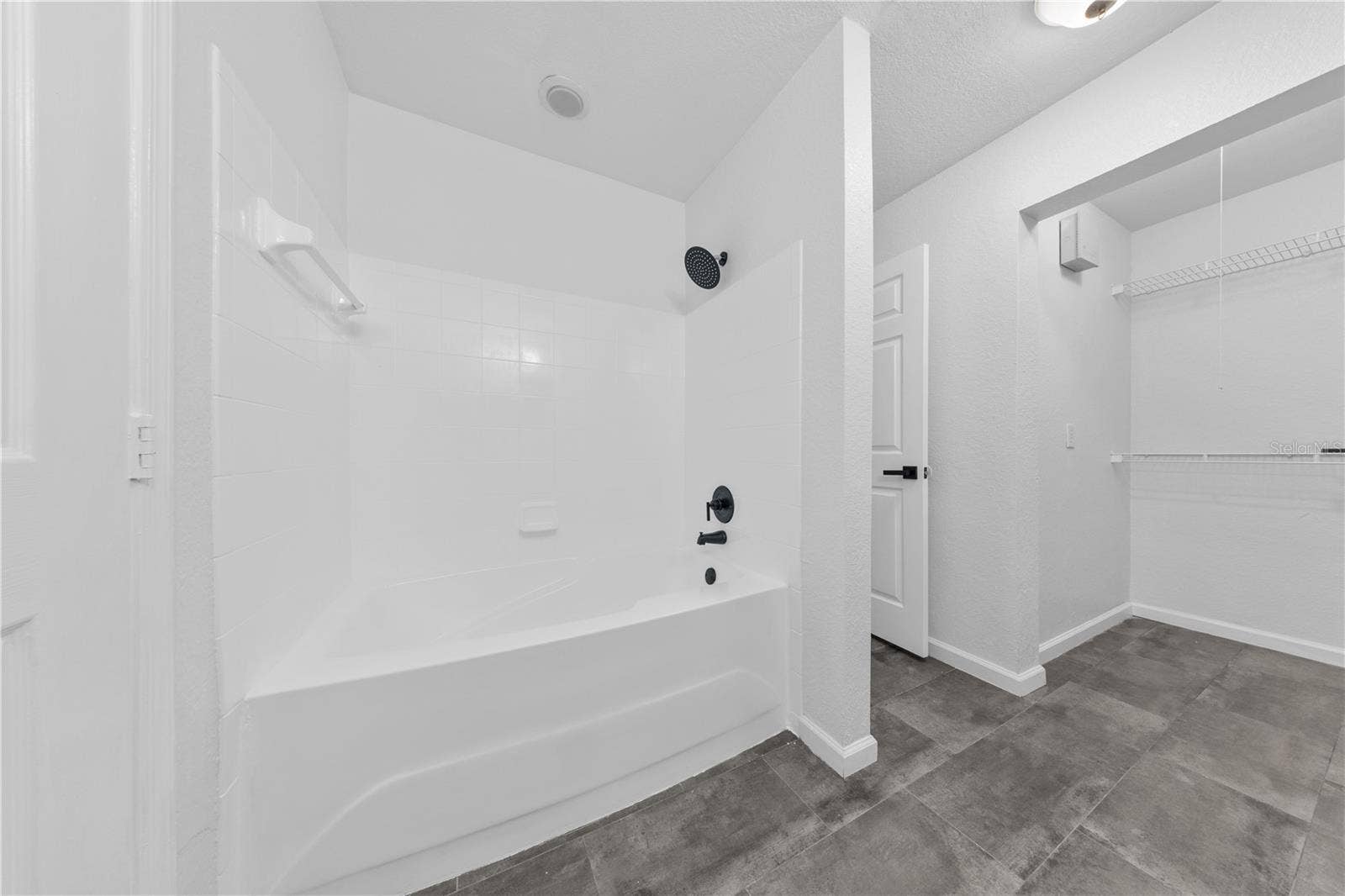 6352 RALEIGH STREET, #1412, Orlando, FL 32835 6352 RALEIGH STREET, #1412, Orlando, FL 32835