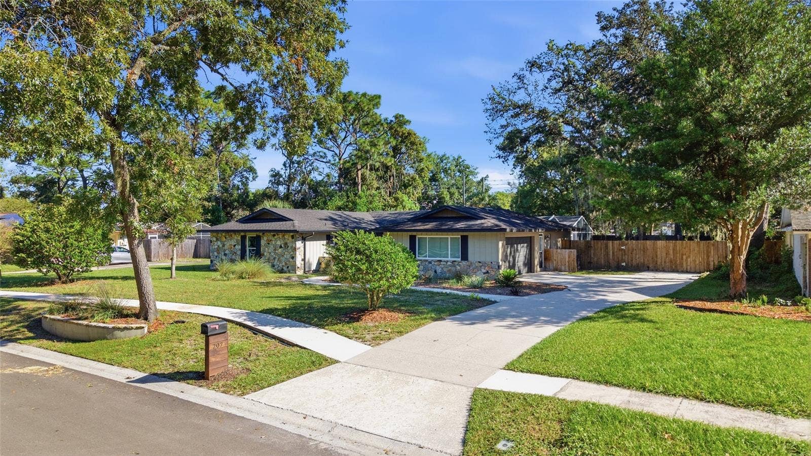 207 ROYAL OAKS CIRCLE, Longwood, FL 32779 207 ROYAL OAKS CIRCLE, Longwood, FL 32779