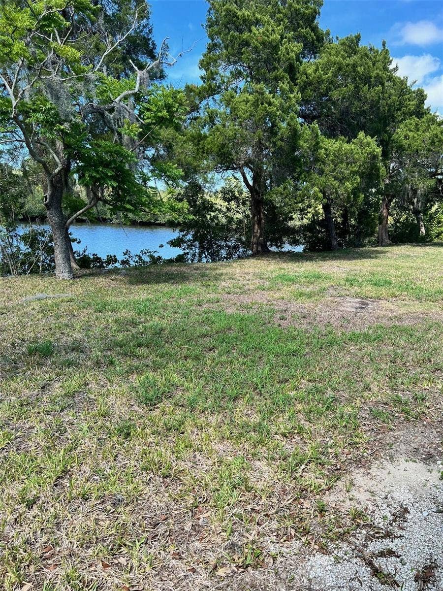 5275 MILLER BAYOU DRIVE, Port Richey, FL 34668 5275 MILLER BAYOU DRIVE, Port Richey, FL 34668