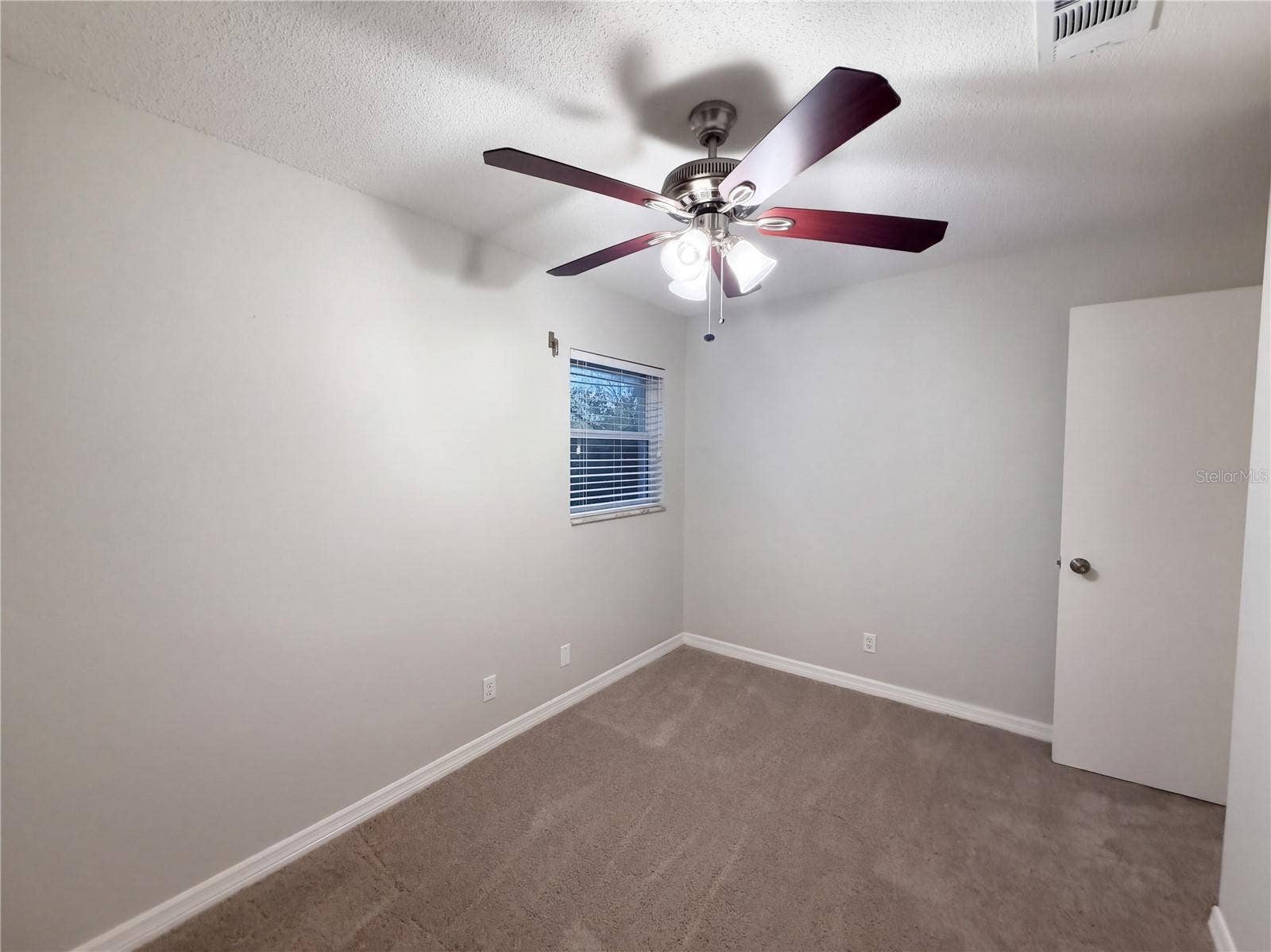 400 HOLLY STREET, South Daytona, FL 32119 400 HOLLY STREET, South Daytona, FL 32119